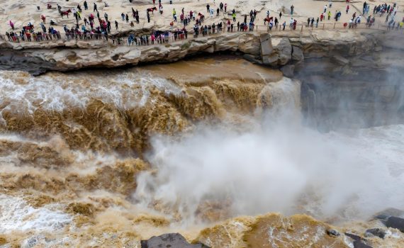 hukou-waterfall